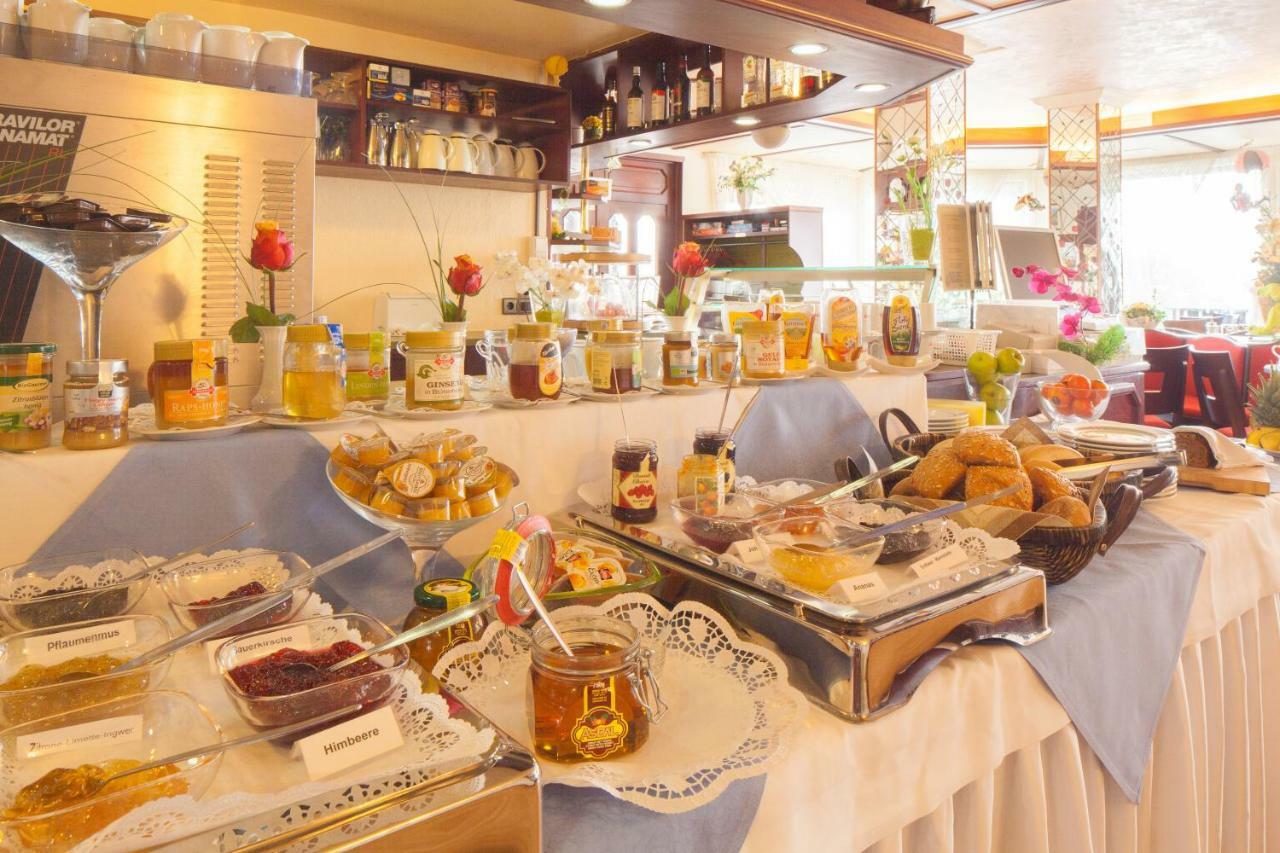 Themen Hotel Terrassen Cafe Бад-Мюндер-ам-Дайстер Экстерьер фото