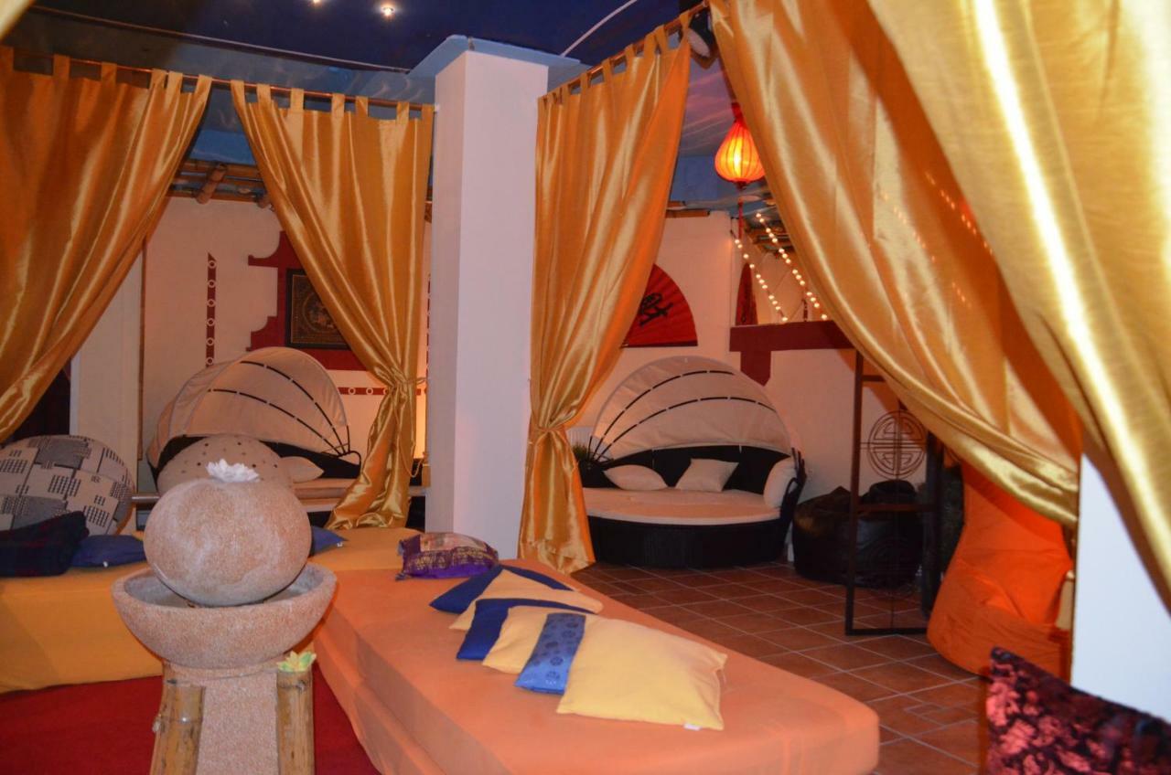 Themen Hotel Terrassen Cafe Бад-Мюндер-ам-Дайстер Экстерьер фото